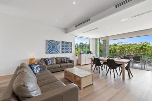Three-Bedroom Penthouse (Pool View)