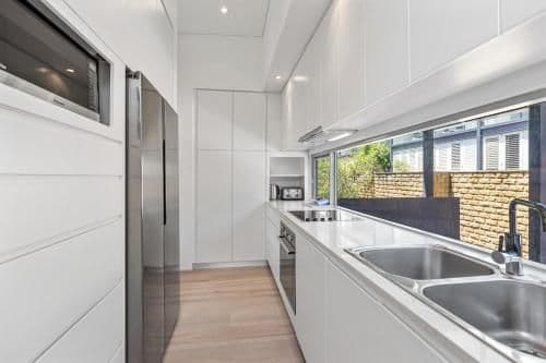 Three-Bedroom Penthouse (Pool View)