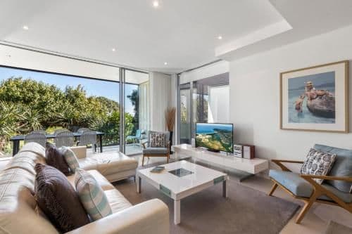 Three-Bedroom Townhouse with View