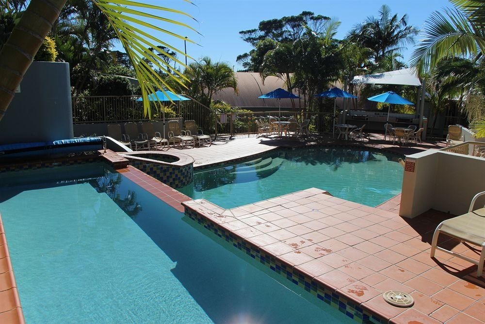 เลนนอกซ์ บีช รีสอร์ท (Headland Beach Resort)1