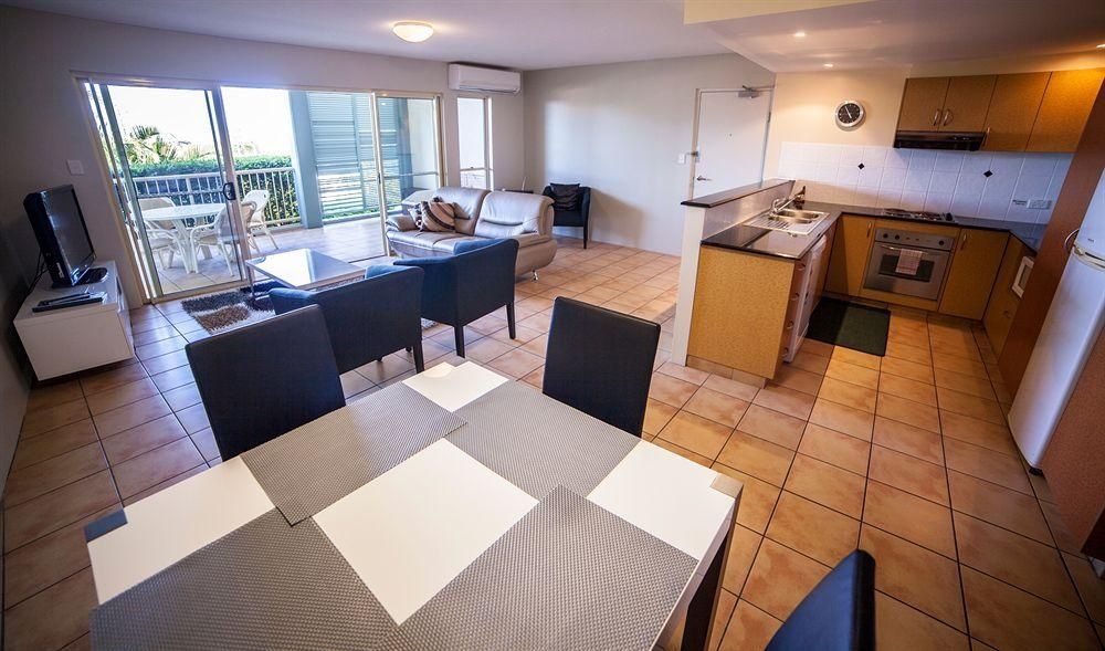 เลนนอกซ์ บีช รีสอร์ท (Headland Beach Resort)3
