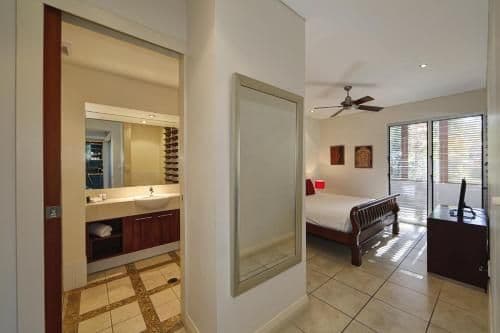 Three Bedroom Beach Home Apartment with Pool