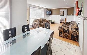 เจสมอนด์ เอ็กเซ็คคูทีฟ วิลล่า (Jesmond Executive Villas)3