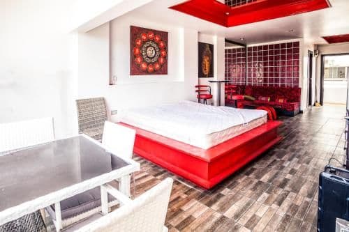 Superior One-Bedroom Apartment with Balcony
