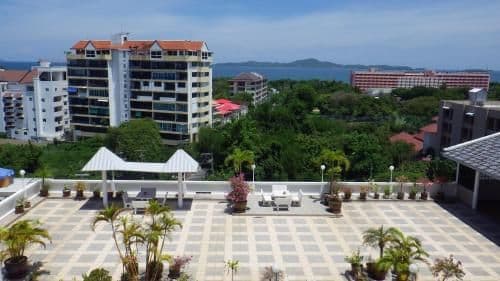Two-Bedroom Apartment with Balcony and Sea View