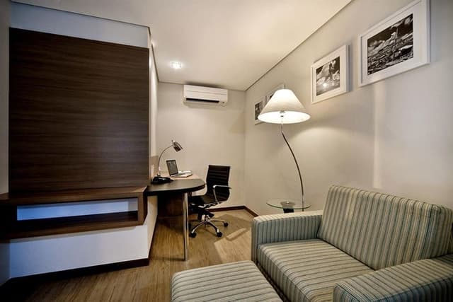 SUITE EXECUTIVE