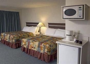 Econo Lodge Fort St. John1