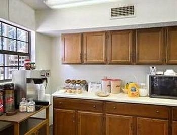 Americas Best Value Inn-Winona/Tyler4
