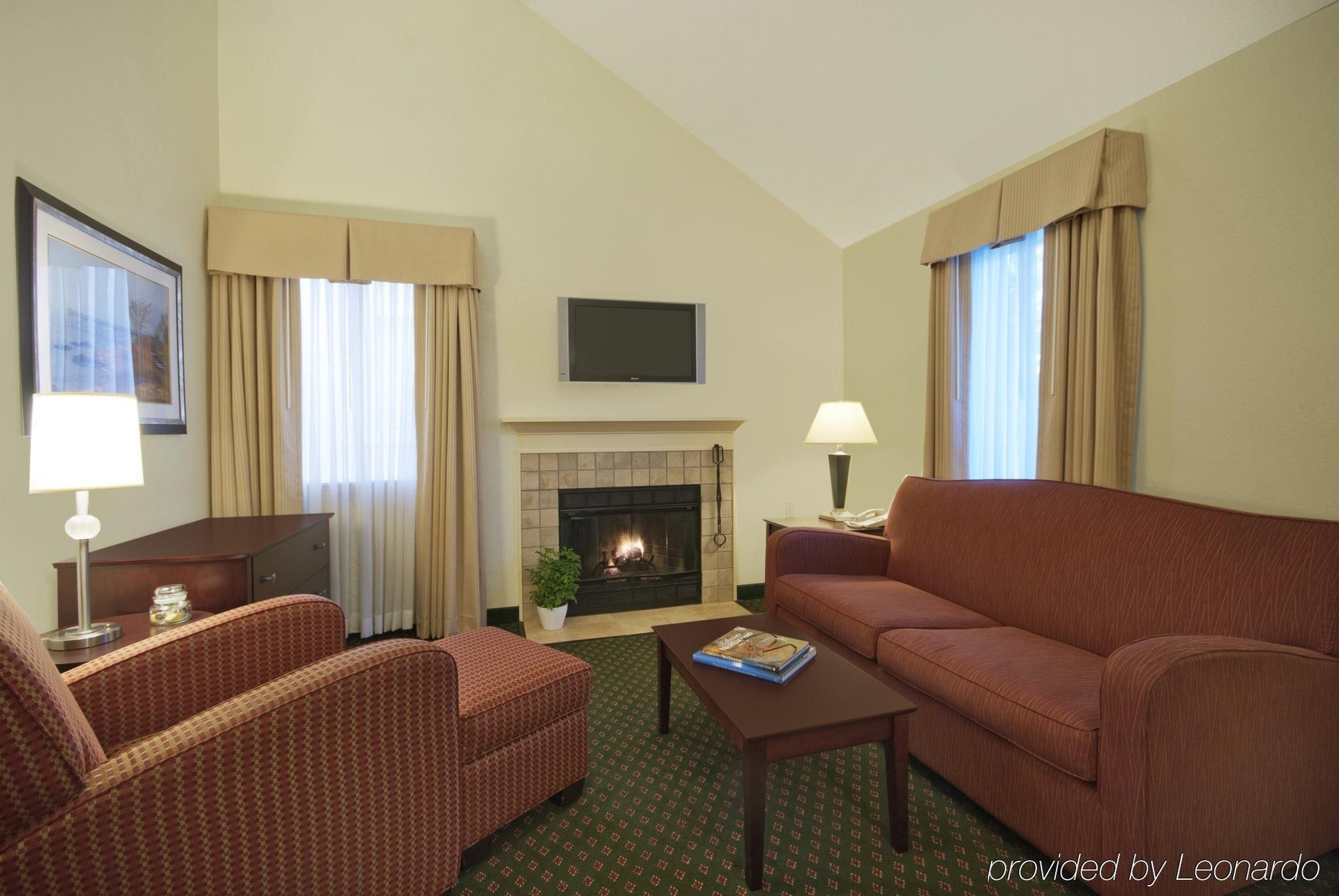 Premiere Hotel and Suites3