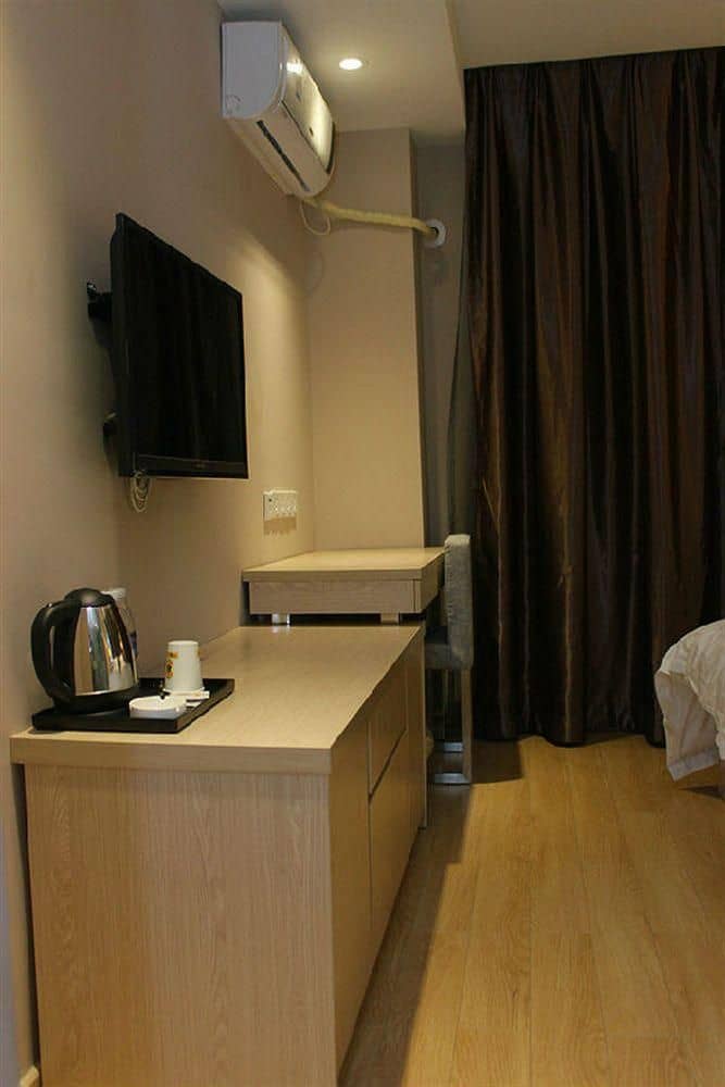 Super 8 Hotel Guangdong University of Foreign Studies Super 8 Hotel Guangdong University of Foreign Studies