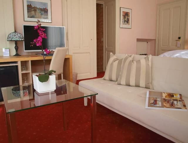 FAMILY ROOM STANDARD