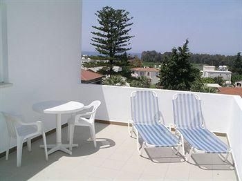 Renos Complex Tourist Apartments1