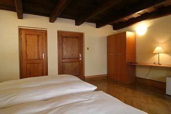 Charles Bridge Residence4