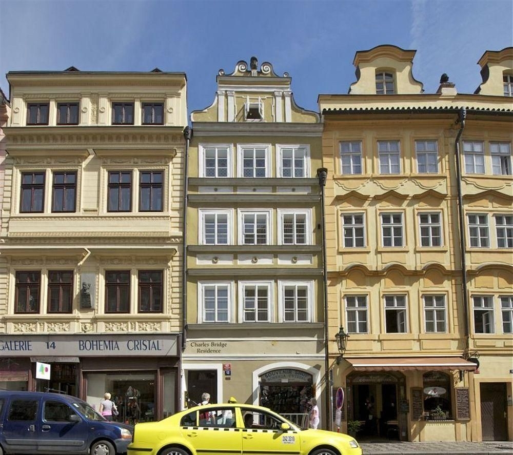Charles Bridge Residence3