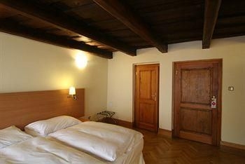 Charles Bridge Residence1