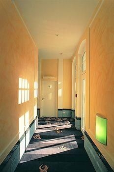 Dom Hotel Limburg0