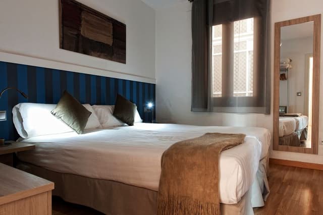 APARTMENT CAPACITY 4 TWO BEDROOMS