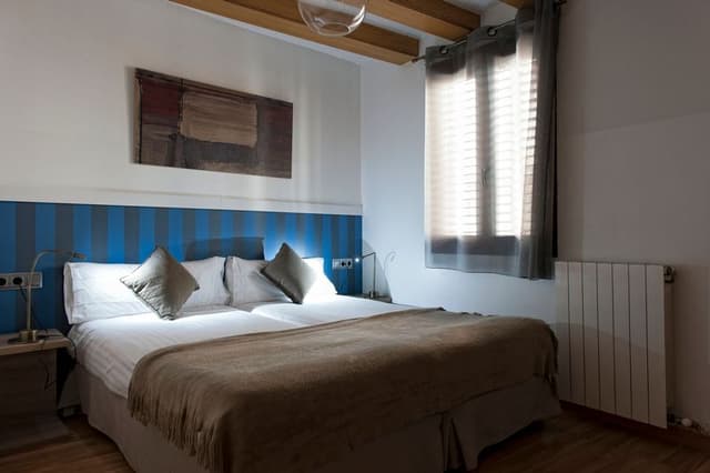 APARTMENT CAPACITY 2 ONE BEDROOM