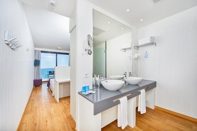 DOUBLE BAY VIEW