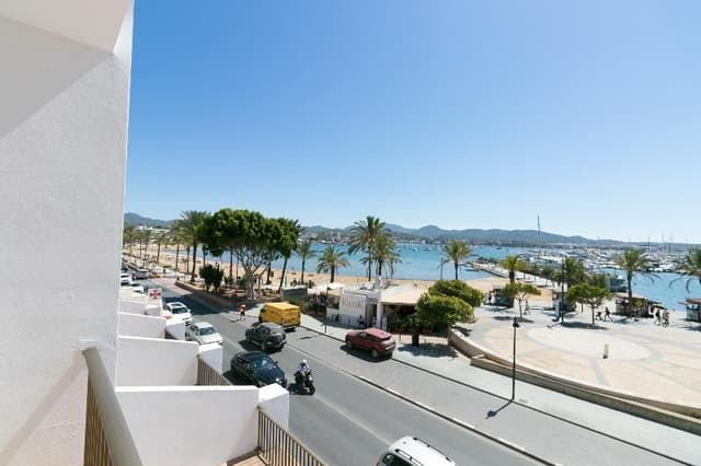 APARTMENT SEA VIEW