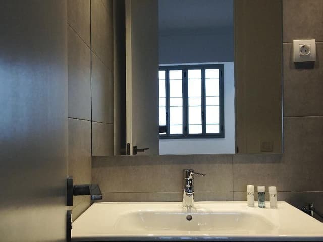APARTMENT EXECUTIVE