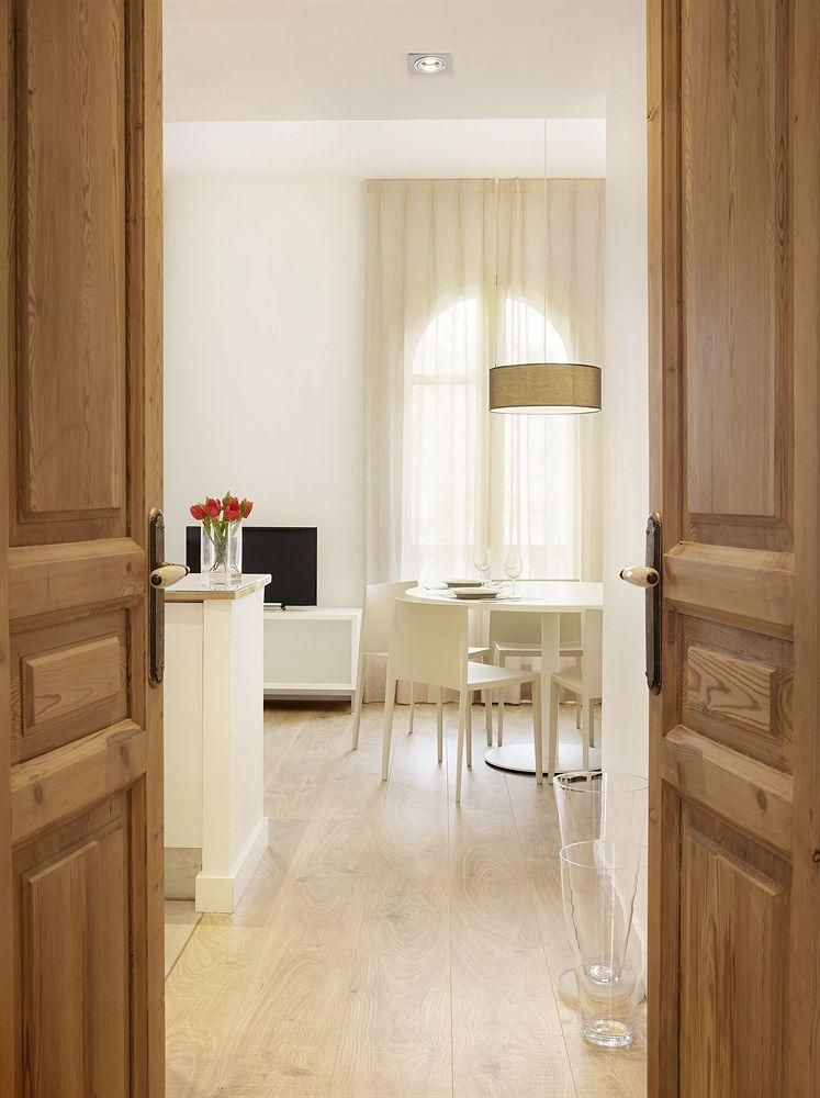 Barcelona Apartment Viladomat2