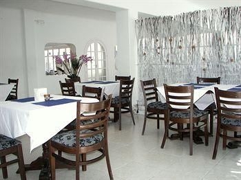 Hostal Los Pinos1