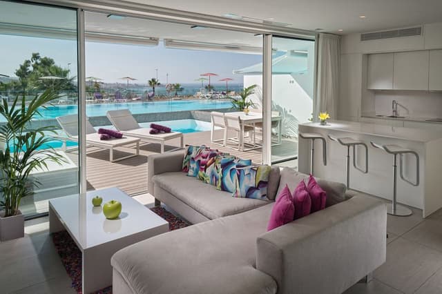 SUITE TWO BEDROOMS WITH PRIVATE POOL