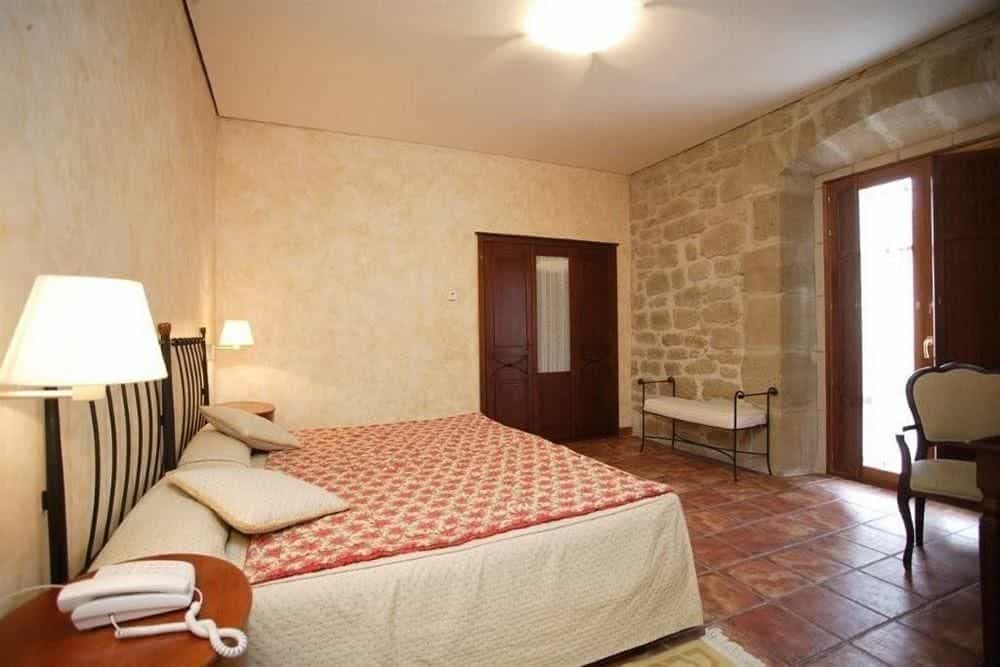 Hotel Villa De Abalos