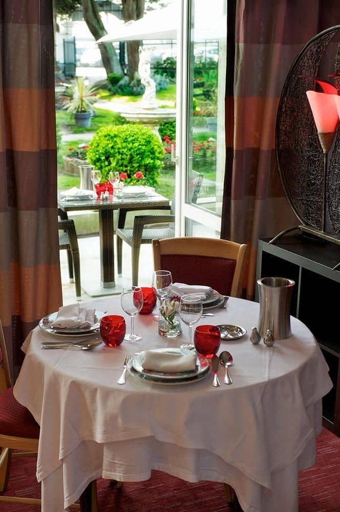 Grand Hotel De Courtoisville Grand Hotel De Courtoisville