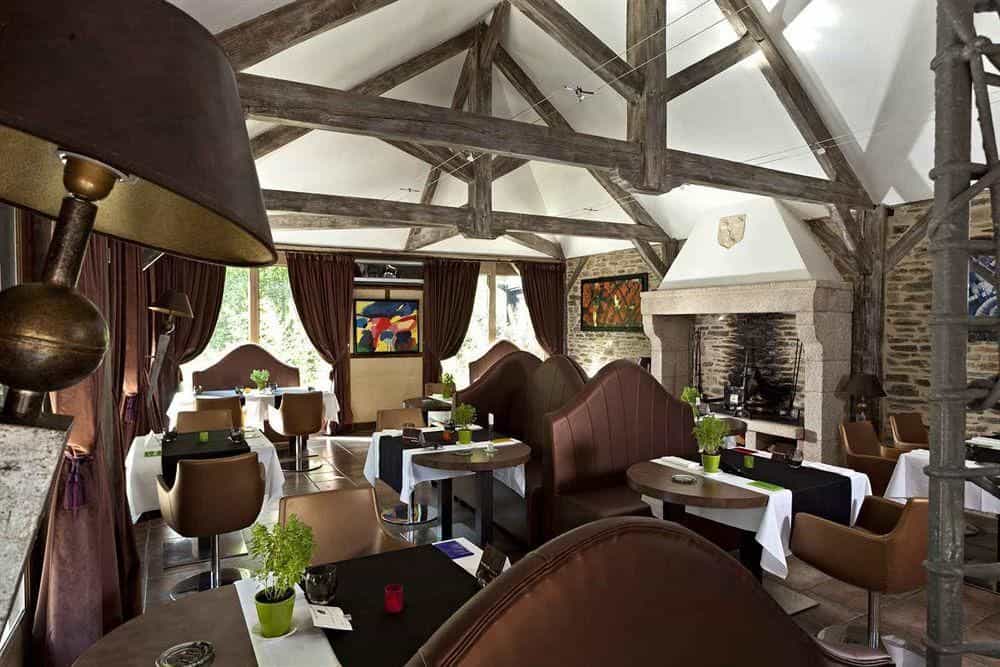 Hotel-Restaurant Herve Busset - Domaine de Cambelong Hotel-Restaurant Herve Busset - Domaine de Cambelong