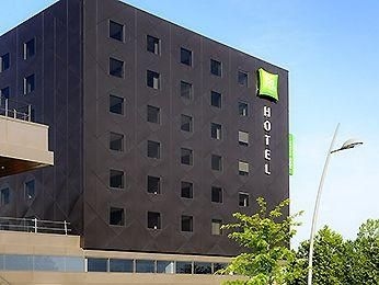 Ibis Styles Caen Rives de l'Orne0
