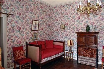 Chateau Royal de Saint-Saturni2