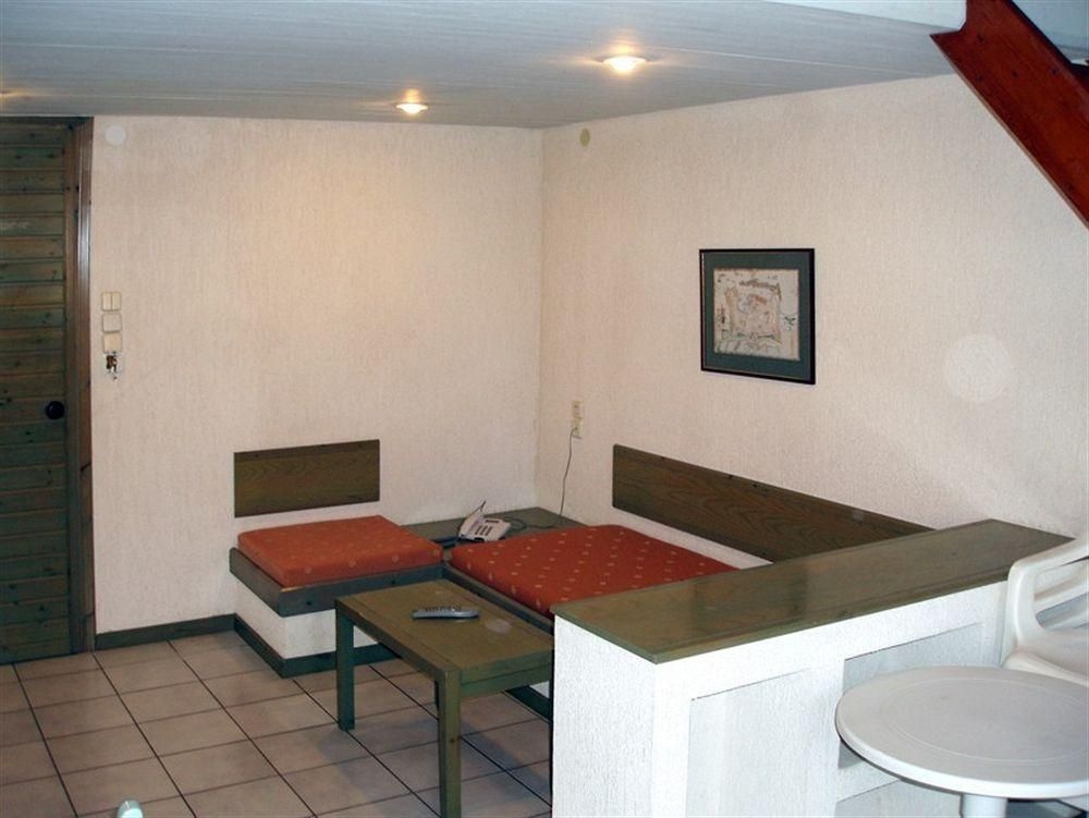 Lycasti Maisonettes1