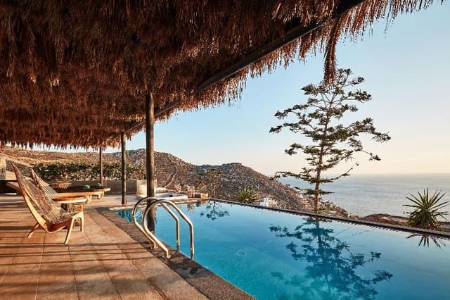 VILLA FIVE BEDROOMS WITH PRIVATE POOL