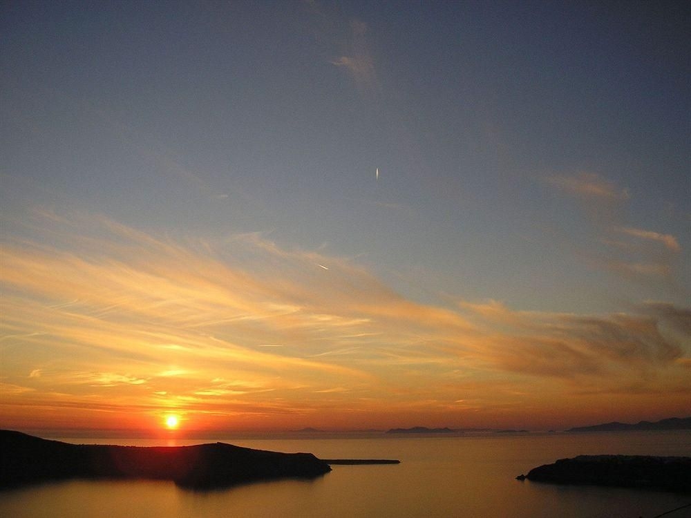 Irida Santorini1