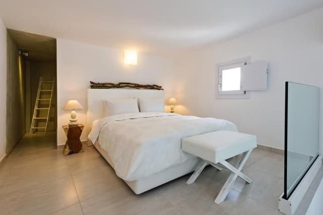 SUITE WITH PRIVATE POOL