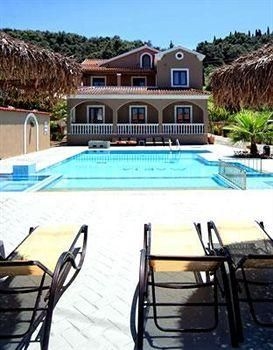 Maria Apartments4