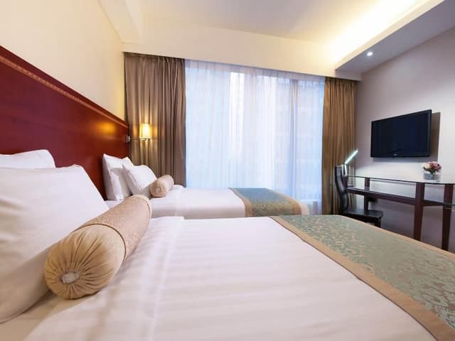 TWIN ONE BEDROOM
