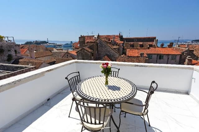 SUITE DELUXE SEA VIEW WITH BALCONY