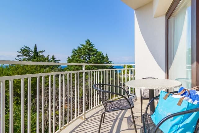 DOUBLE SIDE SEA VIEW WITH BALCONY