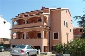 Apartments Zdjelar1