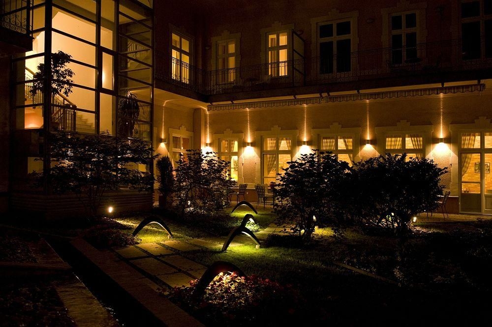 Mamaison Residence Izabella Budapest1
