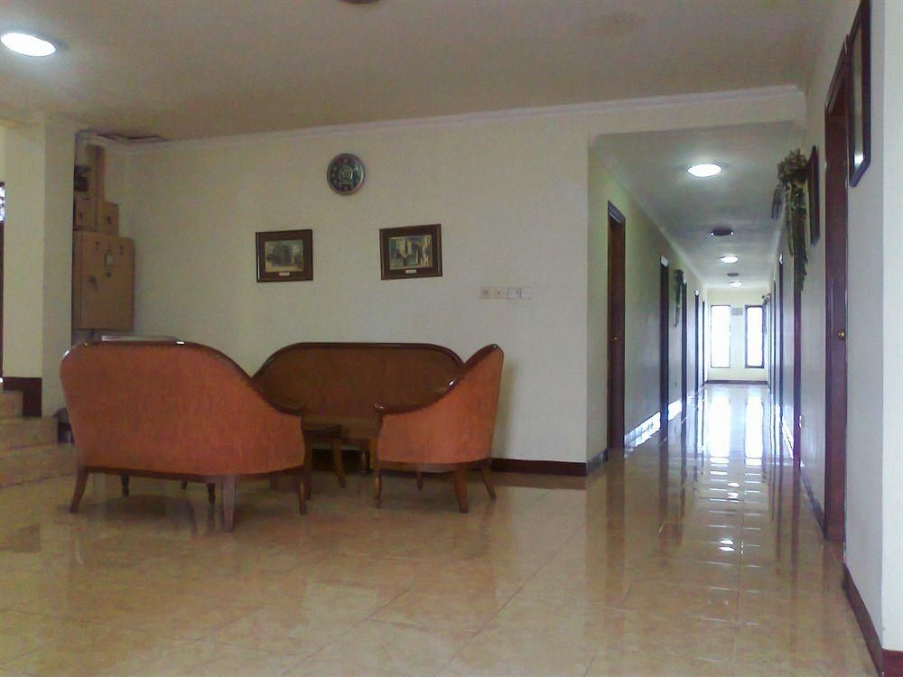 D Hans Hotel Syariah RedPartner near Wisata Religi Sunan Ampel Surabaya4