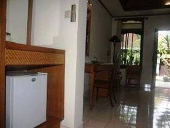 Pradha Guest House and Restaurant0