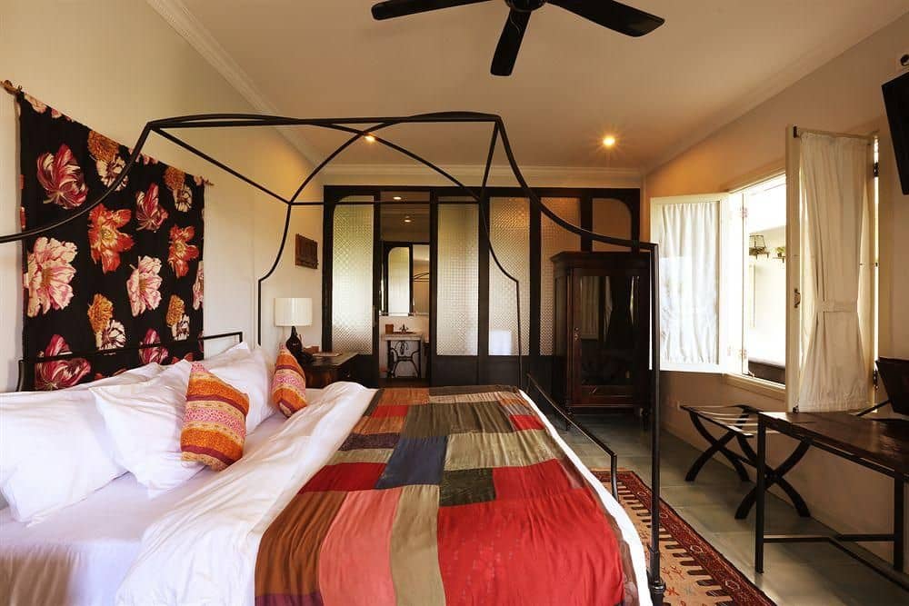 โรงแรม บราวน์ เฟเธอร์ โรงแรม บราวน์ เฟเธอร์