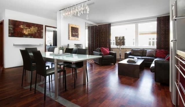 APARTMENT THREE BEDROOMS