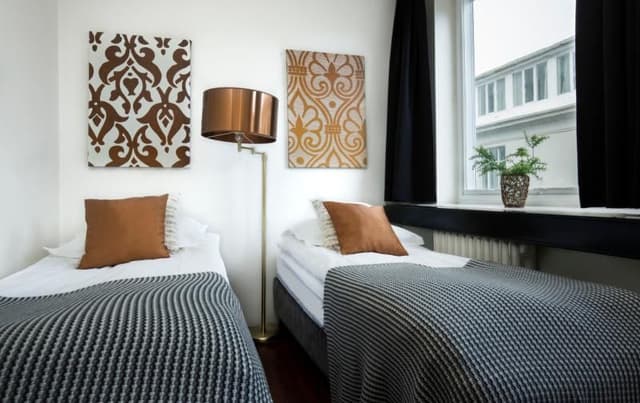 APARTMENT THREE BEDROOMS