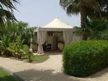Lantana Resort Hotel & Apartments