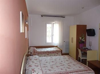 Hotel Alpino0